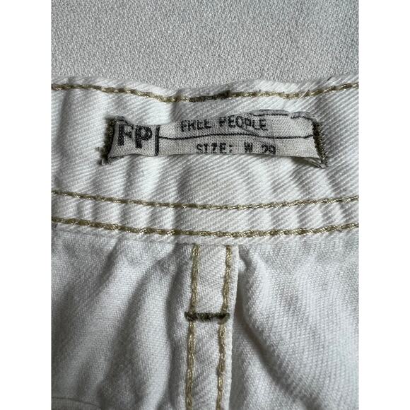 Free People White/Cream Women's Button Fly Jean Shorts Size 29 - Picture 4 of 6